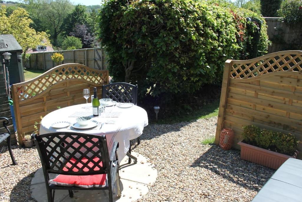 Hideaway Between Coast And Moors In A Beautiful Village Apartment Sleights Zewnętrze zdjęcie
