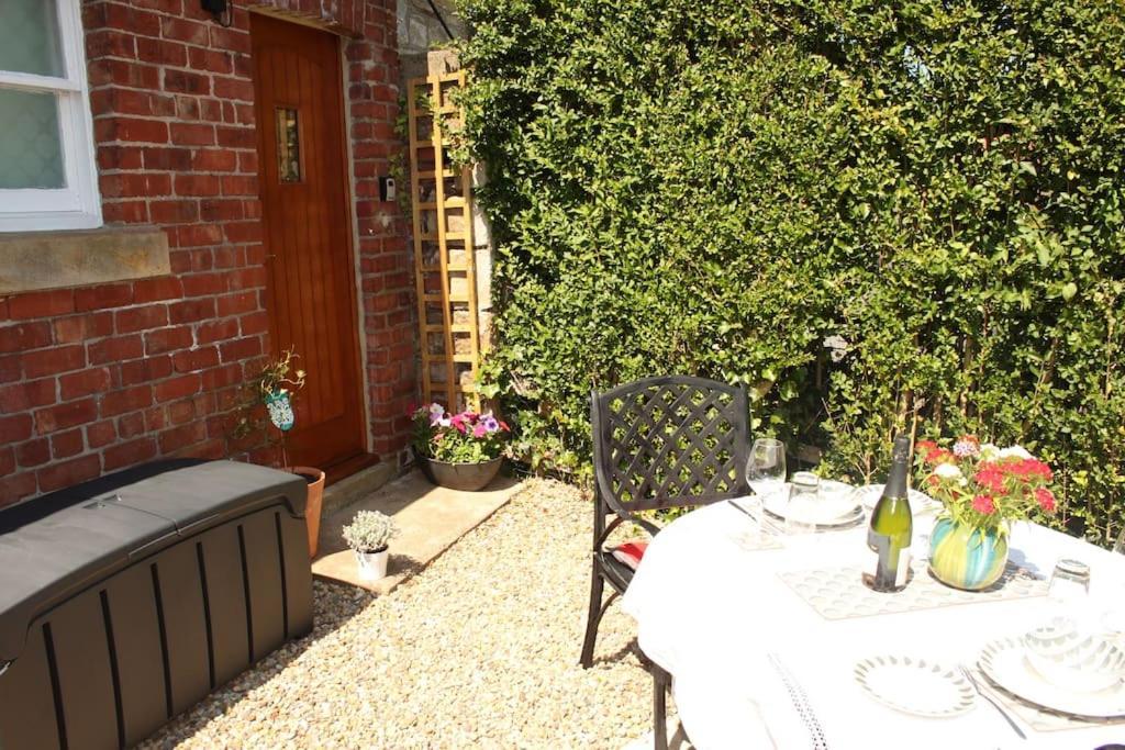 Hideaway Between Coast And Moors In A Beautiful Village Apartment Sleights Zewnętrze zdjęcie